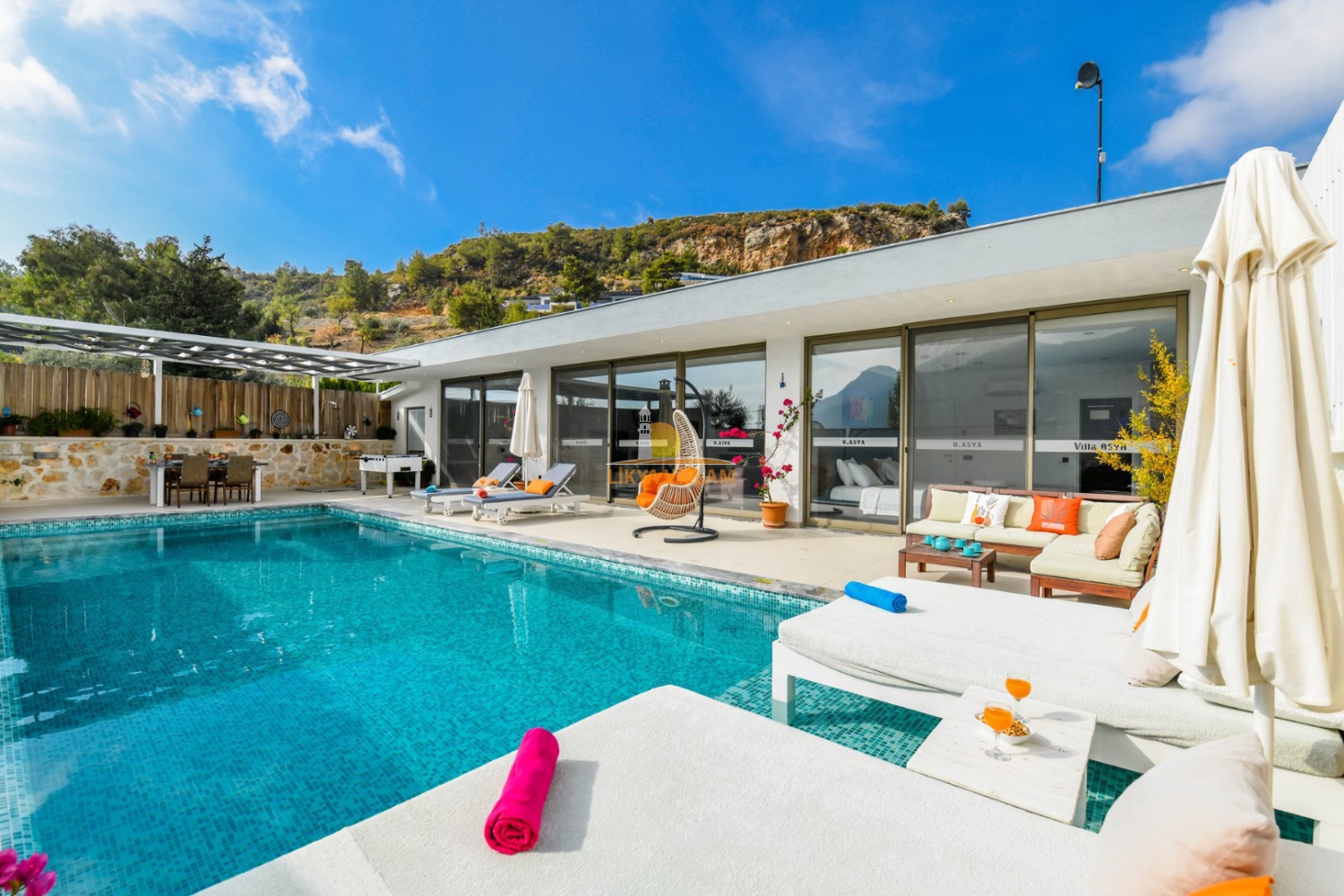 Korunaklı Jakuzili Villa Asya