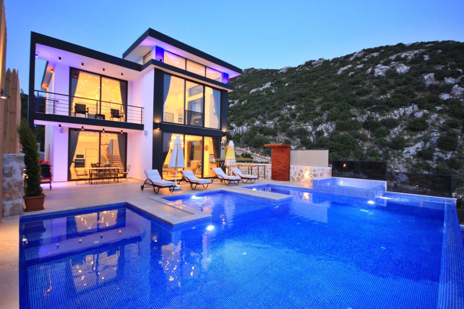 Kalkan Korunaklı Havuzlu Villa Falez