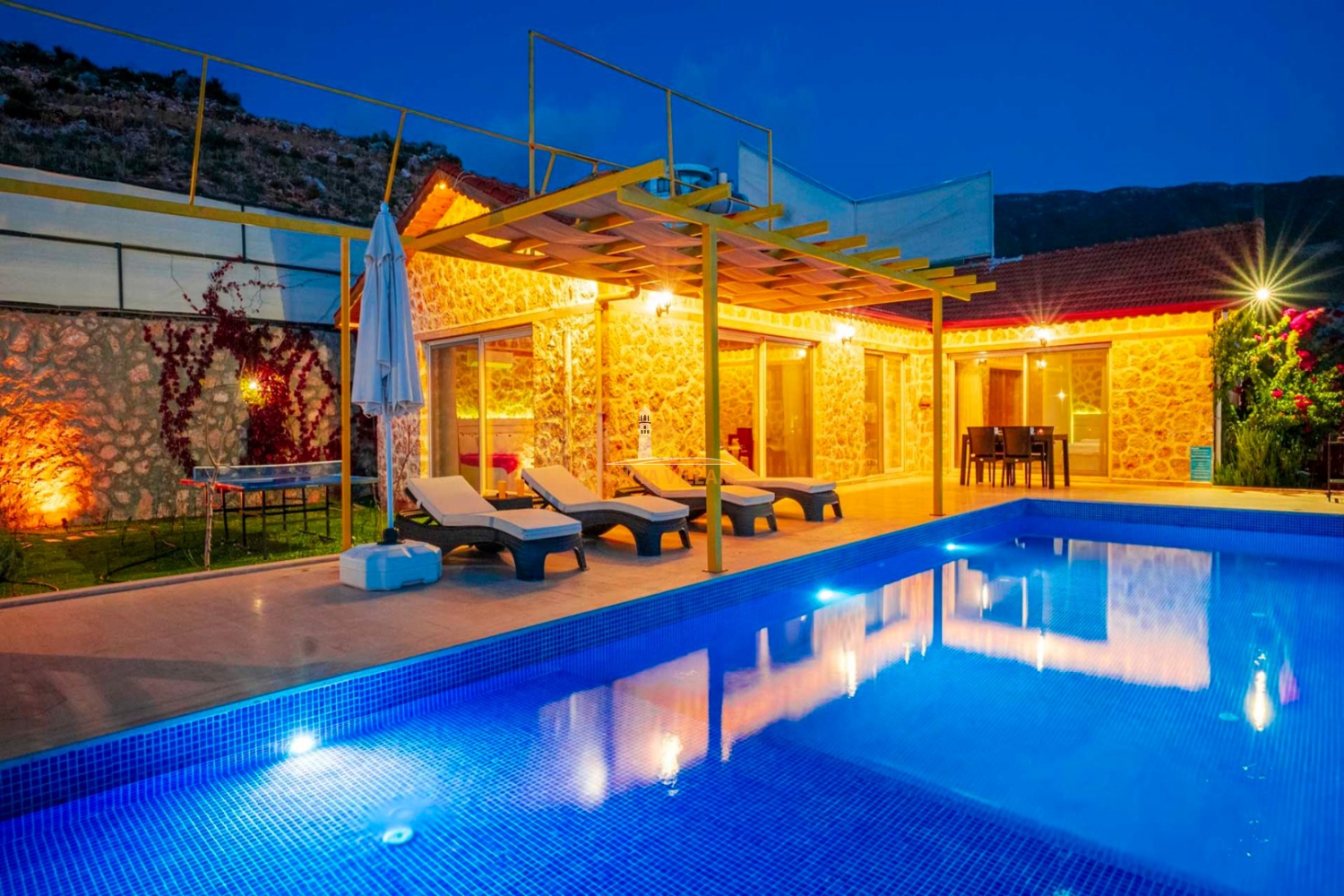 Kalkan Korunaklı Havuzlu Villa Hilal